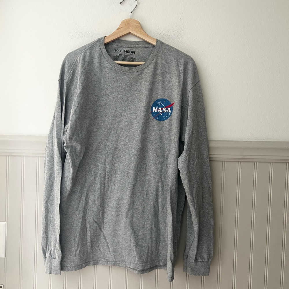 Fifth Sun NASA L Gray Long Sleeve Graphic Tee Logo Sleeve Space Shirt